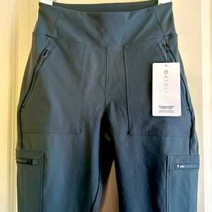 Athleta Headlands Hybrid Cargo Tight NWT SIZE 8